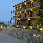 Eleven Views Aparthotel 3*