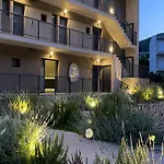 Aparthotel Eleven Views 3*