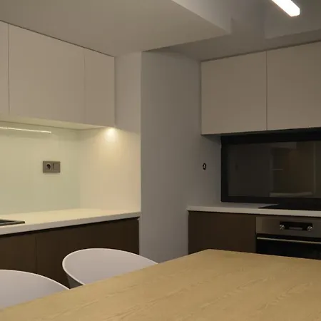 Eleven Views Apartmanhotel