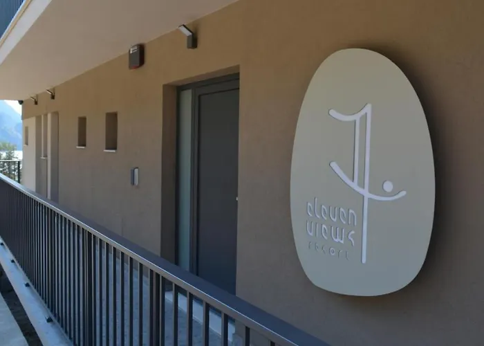 Eleven Views Ήλια