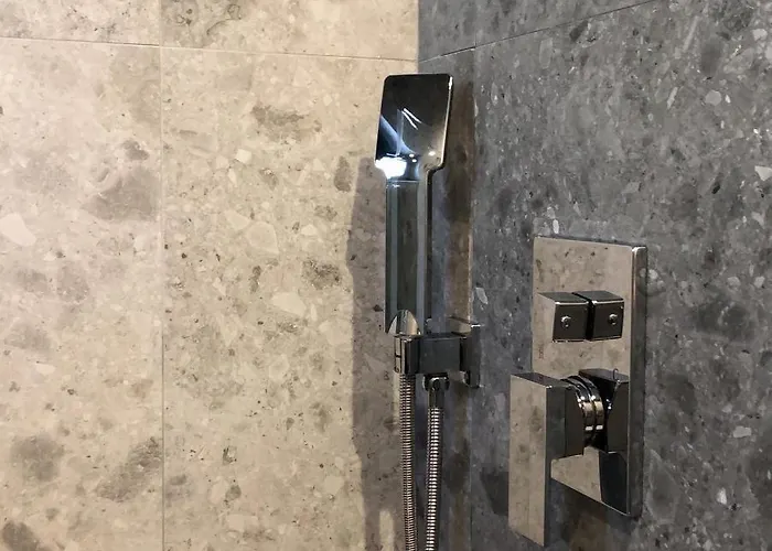 Eleven Views Ήλια