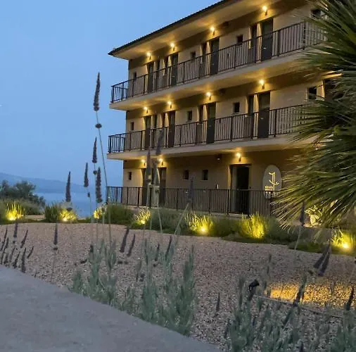 Eleven Views Ξενοδοχείο με διαμερίσματα 3*